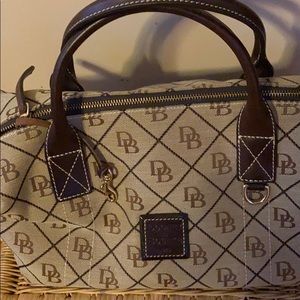 Dooney & Bourke Doctor’s Bag-excellent condition